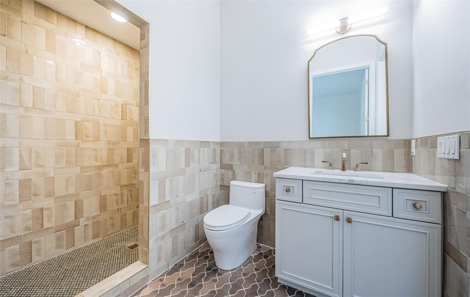 Listing photo id 39 for 147 Bay Point Drive Ne