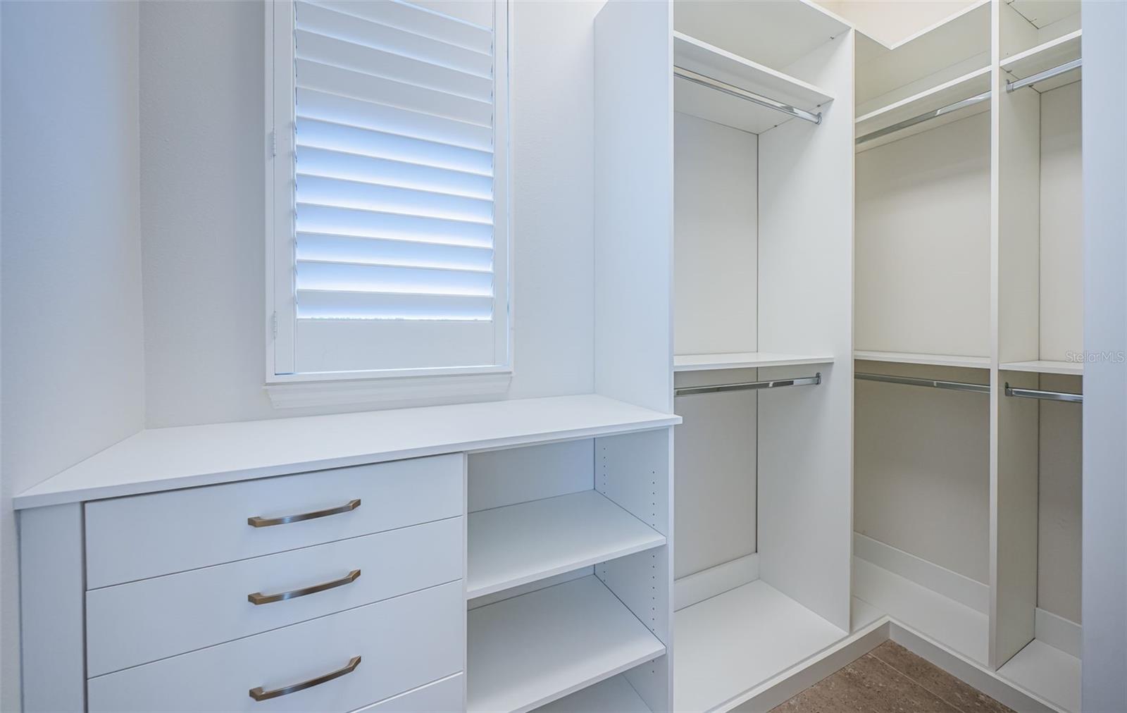 Listing photo id 49 for 147 Bay Point Drive Ne