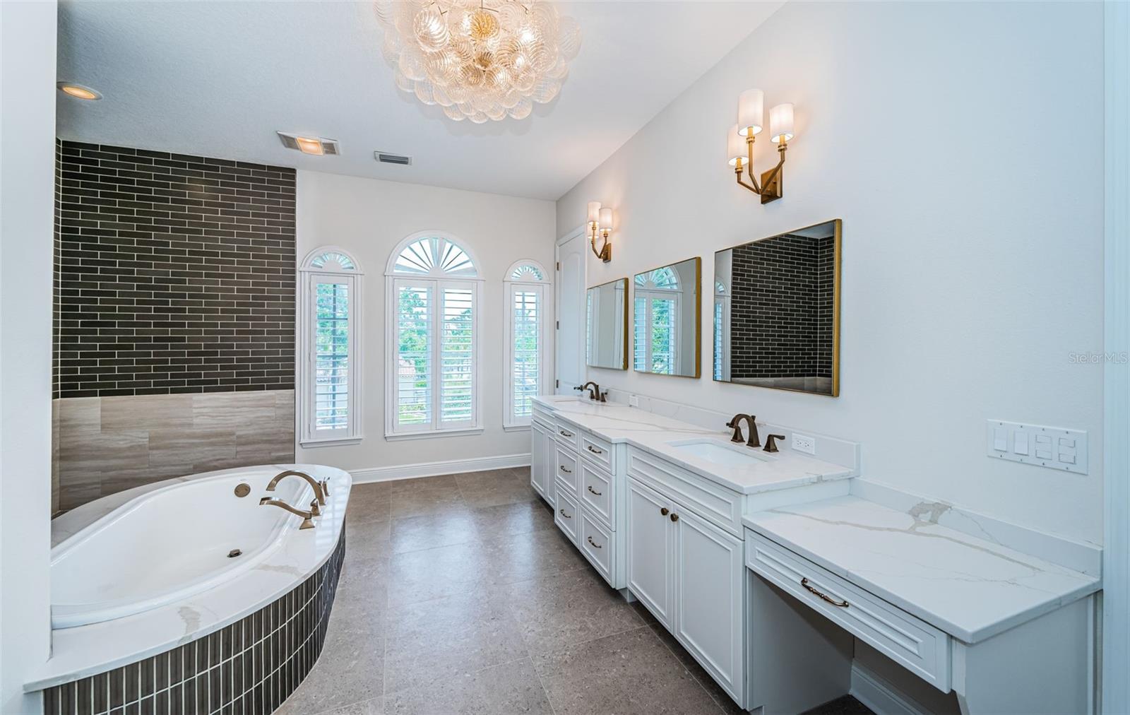 Listing photo id 50 for 147 Bay Point Drive Ne