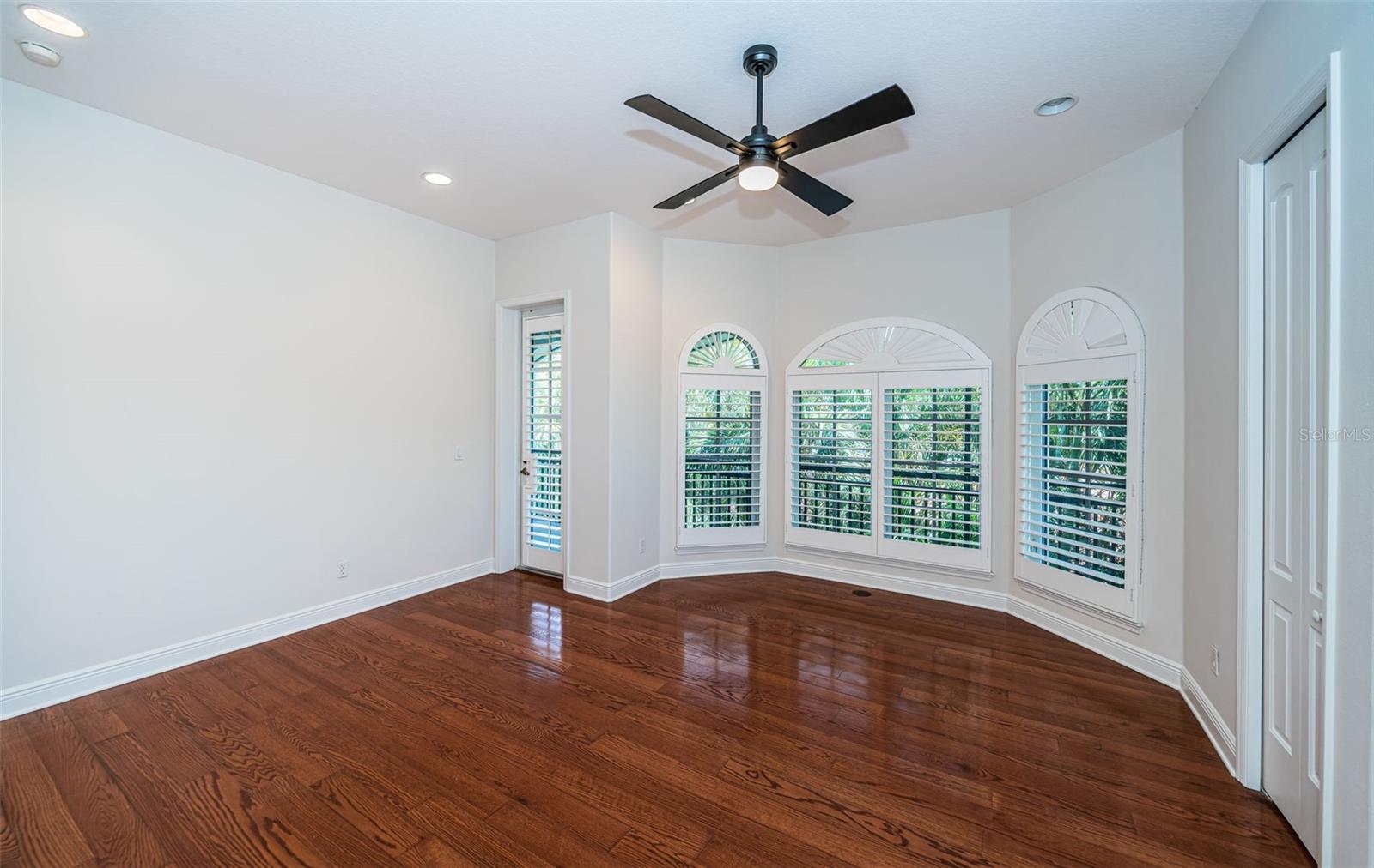 Listing photo id 55 for 147 Bay Point Drive Ne