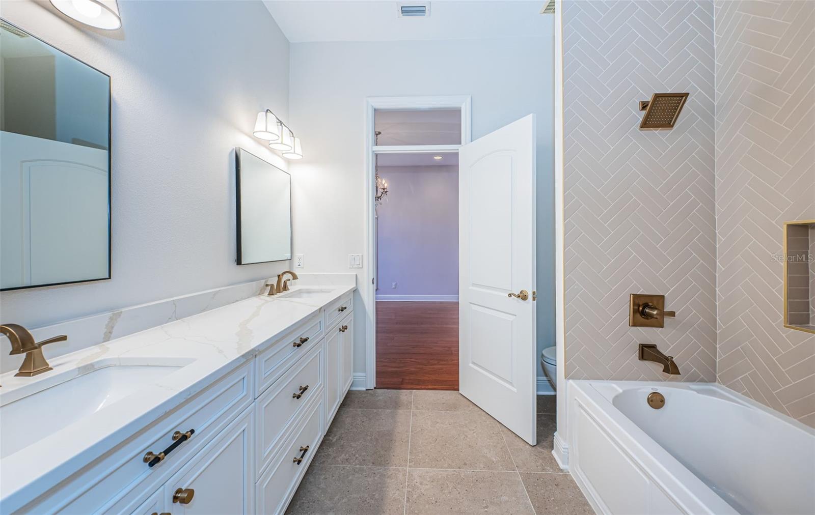 Listing photo id 60 for 147 Bay Point Drive Ne