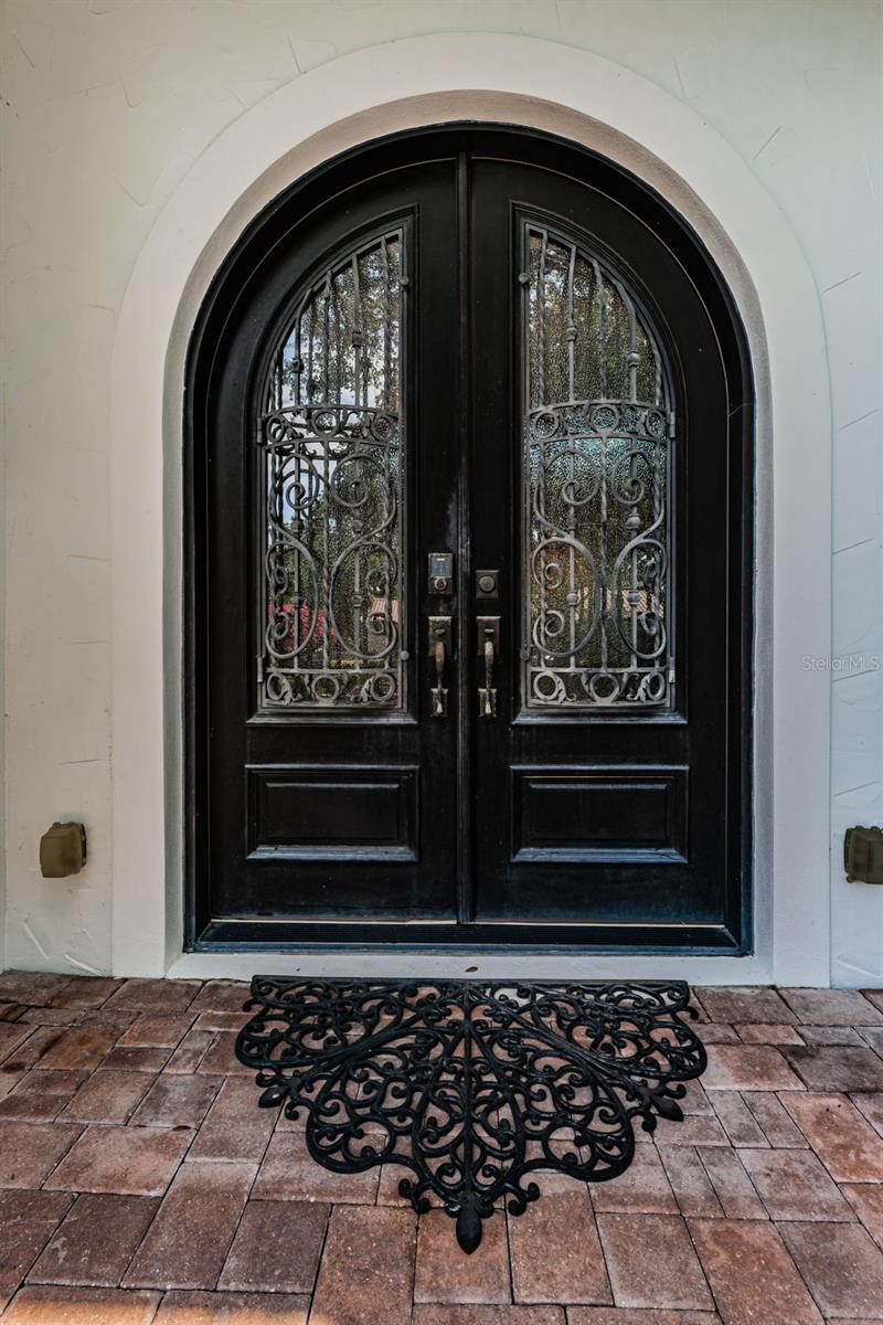 Listing photo id 6 for 147 Bay Point Drive Ne