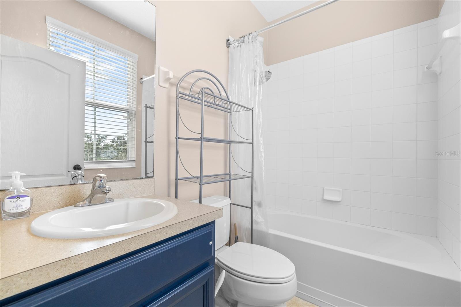 Image 21 of 24 For 962 Sombra Street