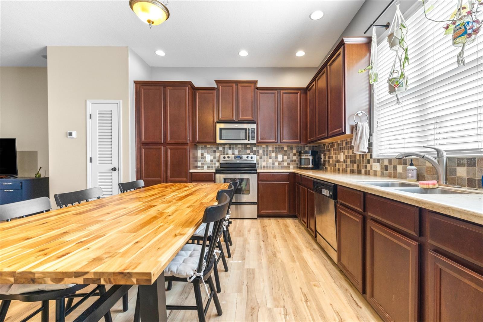 Image 7 of 24 For 962 Sombra Street