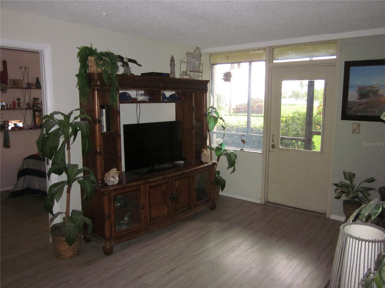 Image 4 of 22 For 2616 Cove Cay Drive 104