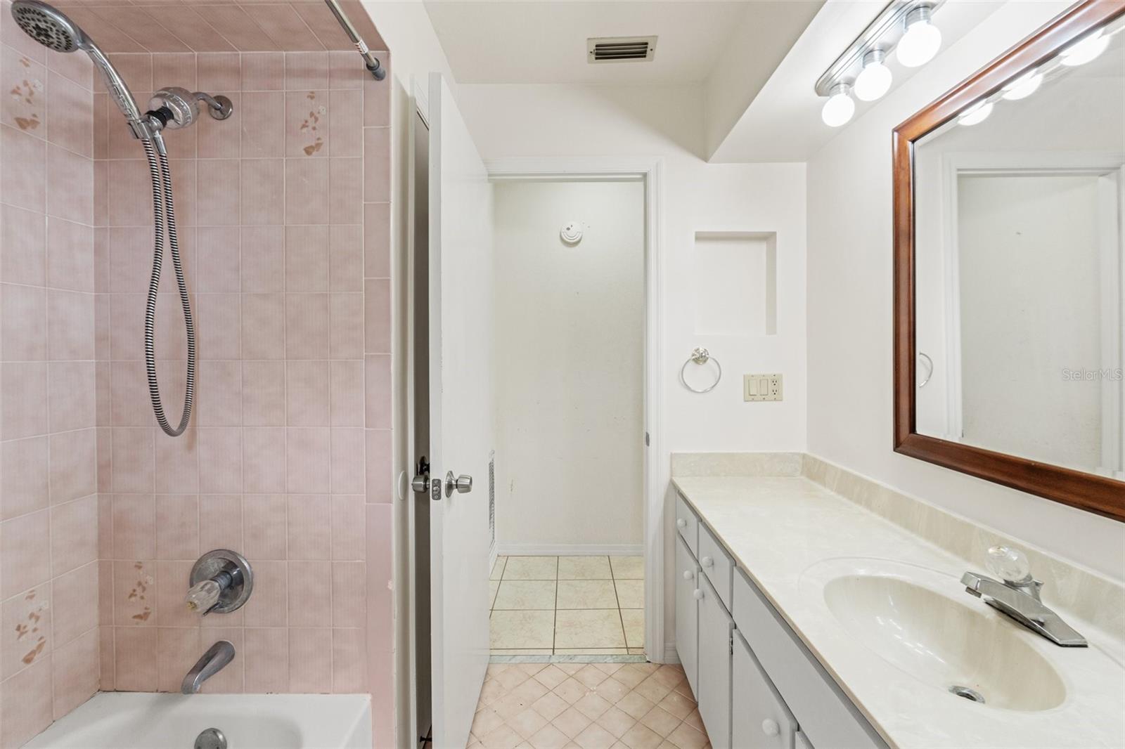 Image 24 of 39 For 6058 Waycross Drive