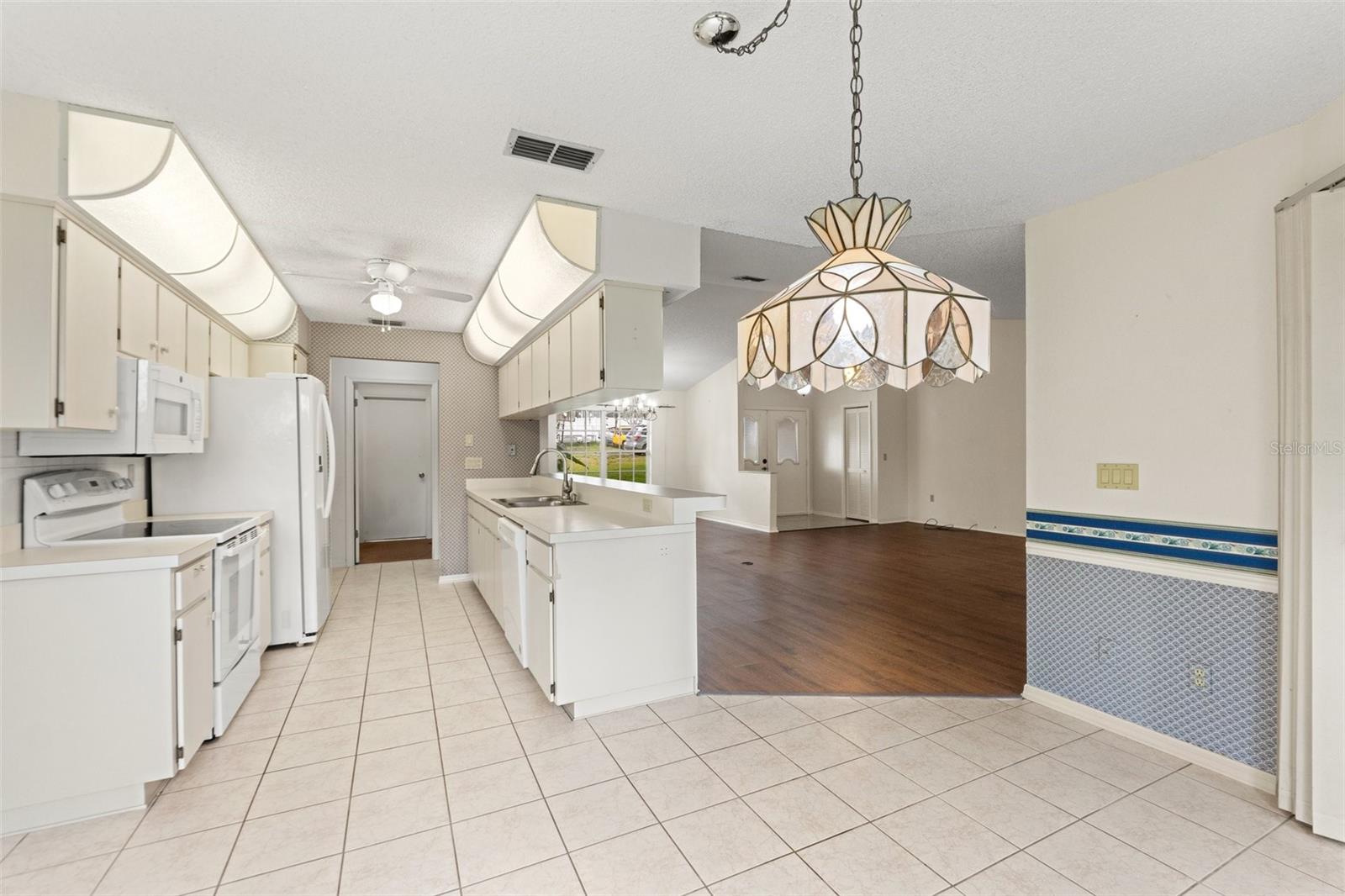 Image 3 of 39 For 6058 Waycross Drive