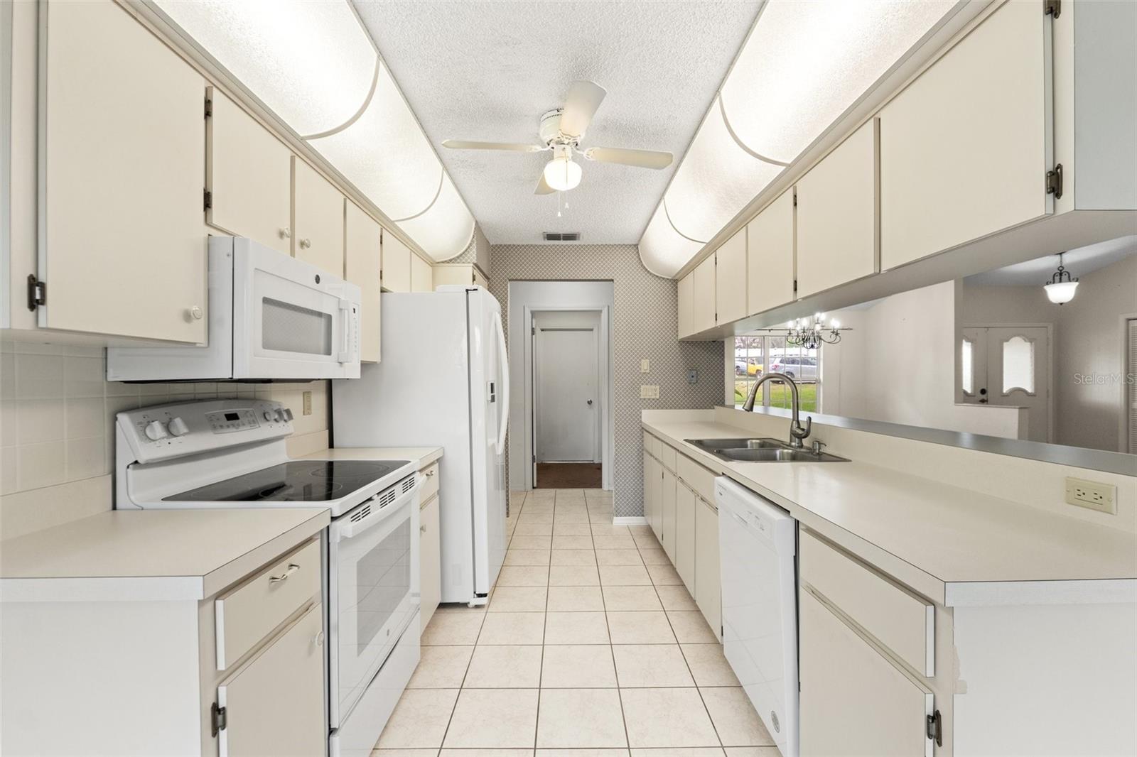 Image 7 of 39 For 6058 Waycross Drive