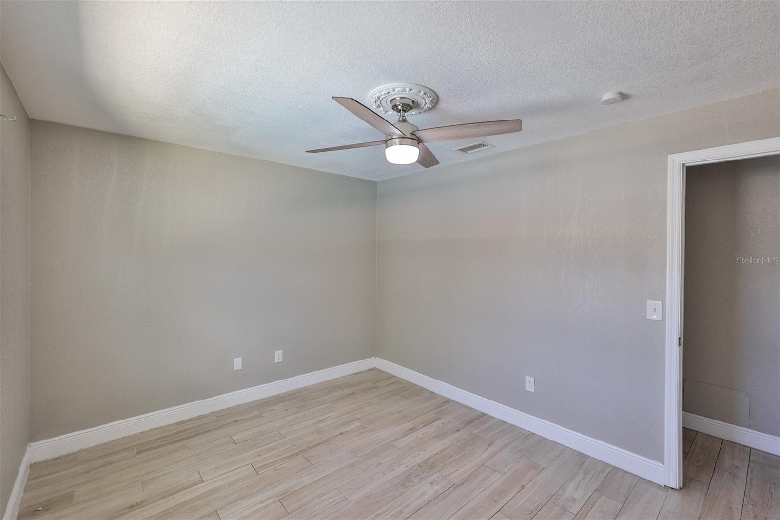 Image 11 of 29 For 12372 113th St
