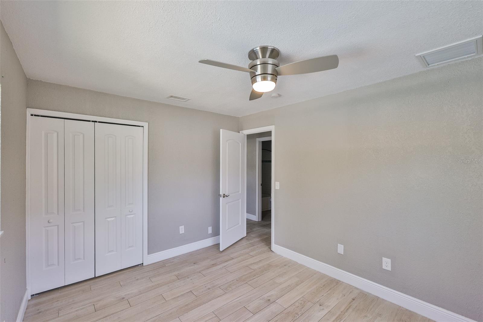Image 16 of 29 For 12372 113th St