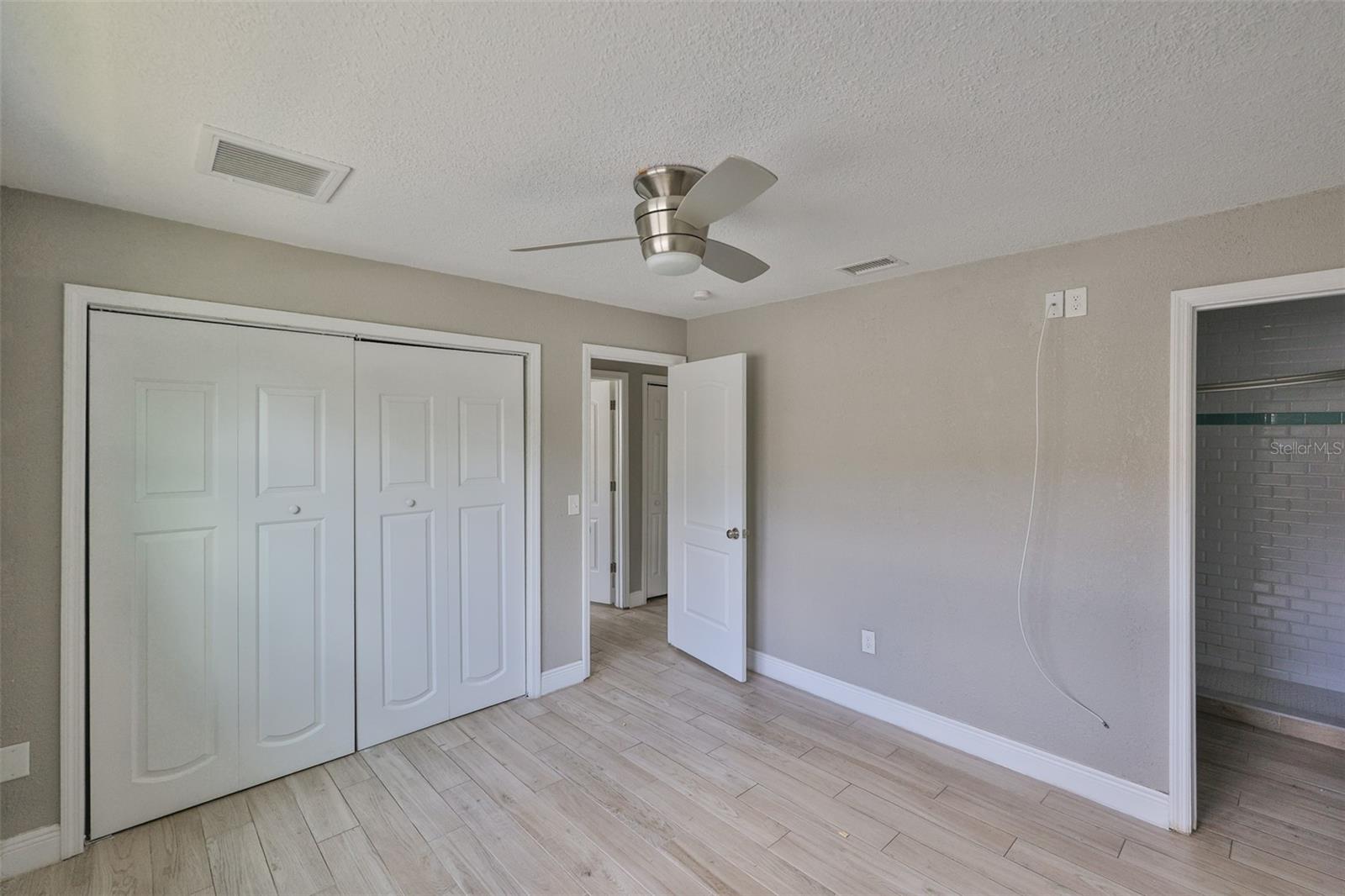 Image 18 of 29 For 12372 113th St