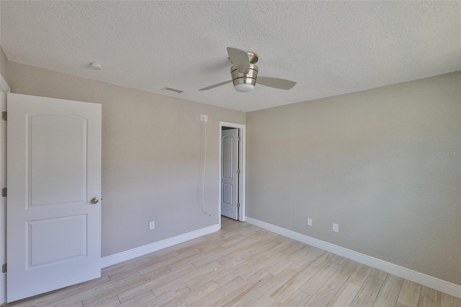Image 19 of 29 For 12372 113th St