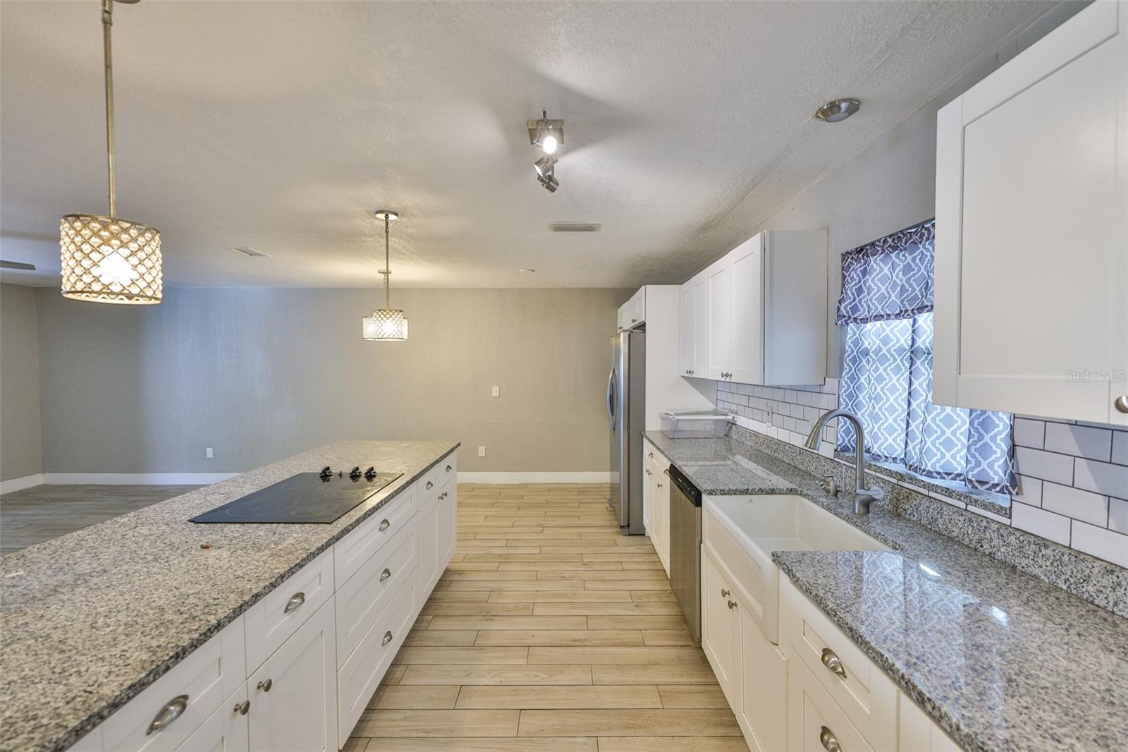 Image 21 of 29 For 12372 113th St