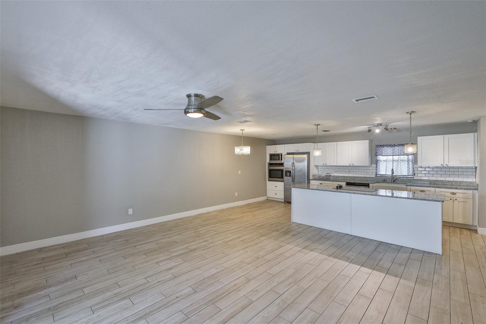 Image 5 of 29 For 12372 113th St