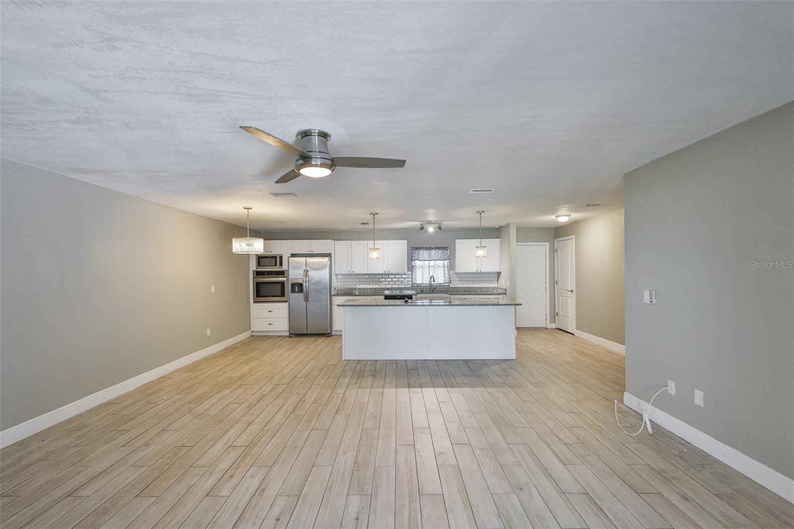 Image 6 of 29 For 12372 113th St