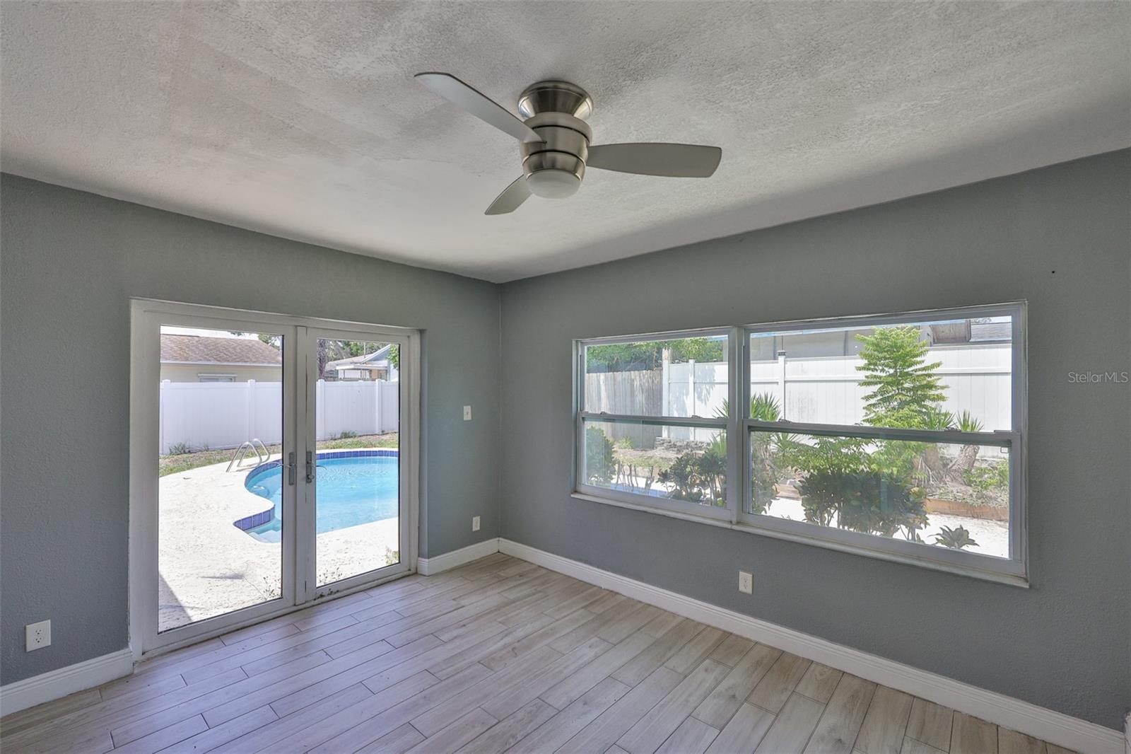 Image 9 of 29 For 12372 113th St