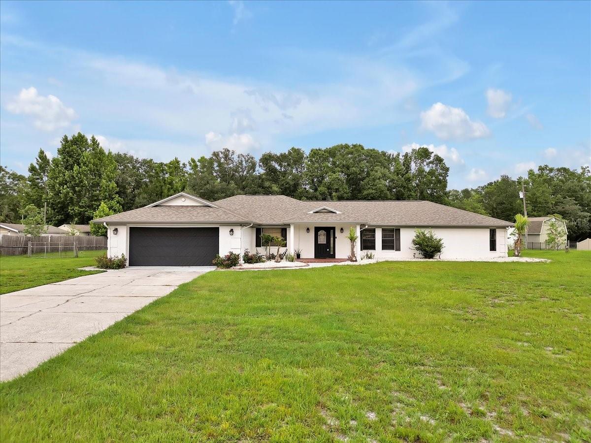 Listing photo id 0 for 25555 Oaks Boulevard