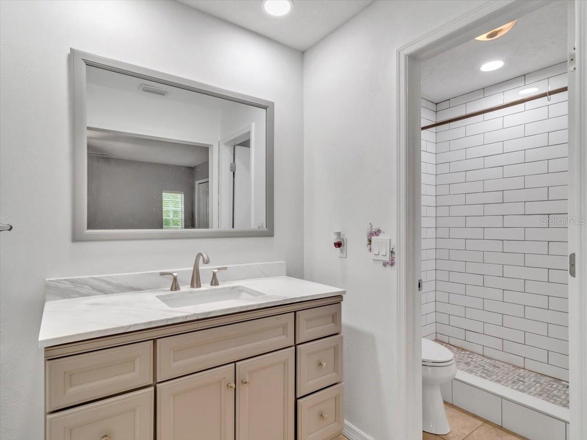 Listing photo id 26 for 25555 Oaks Boulevard