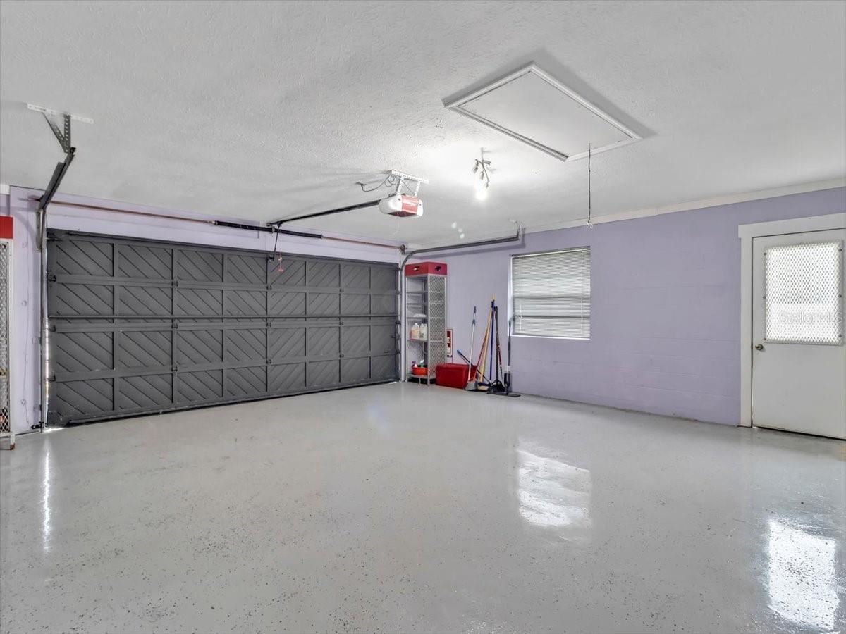 Listing photo id 38 for 25555 Oaks Boulevard