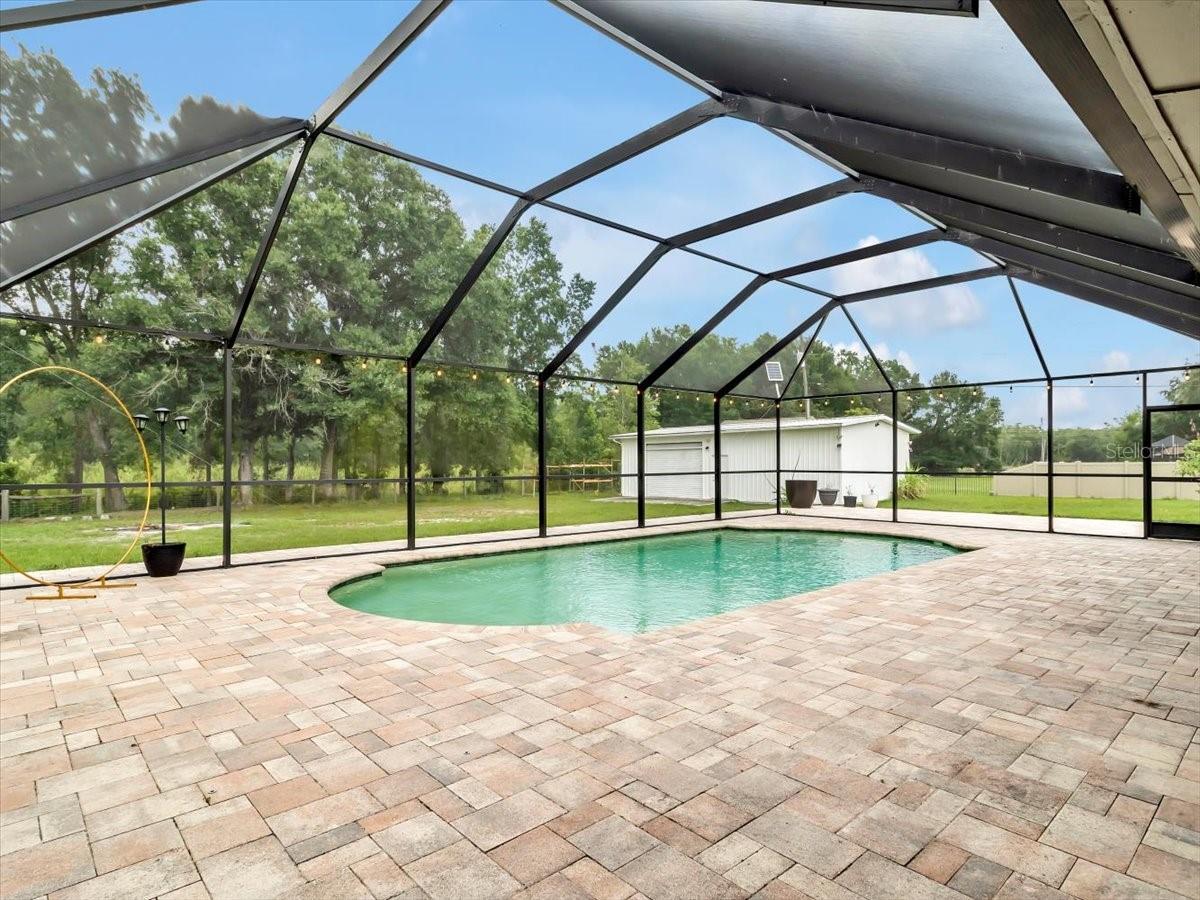 Listing photo id 44 for 25555 Oaks Boulevard