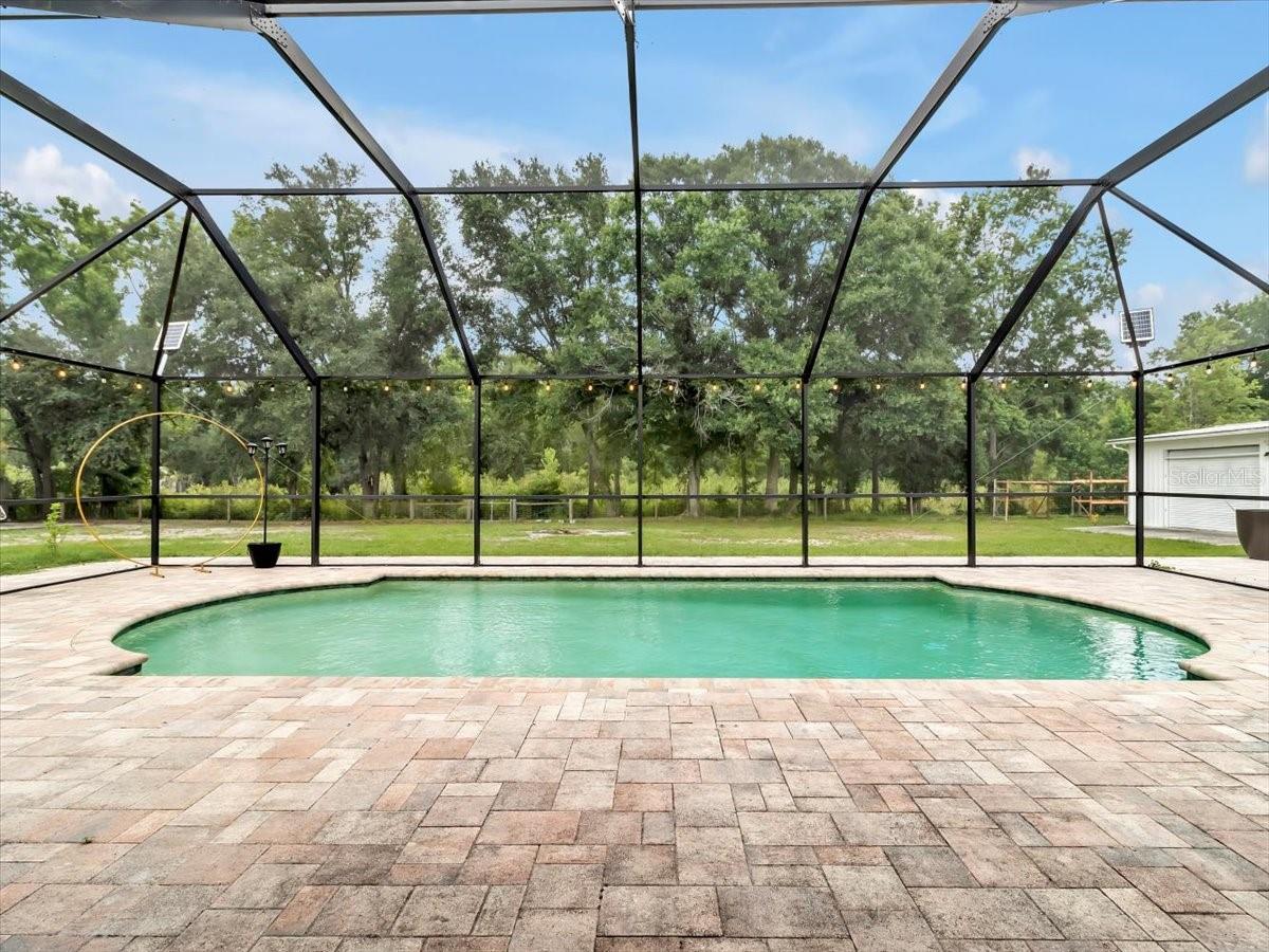 Listing photo id 45 for 25555 Oaks Boulevard