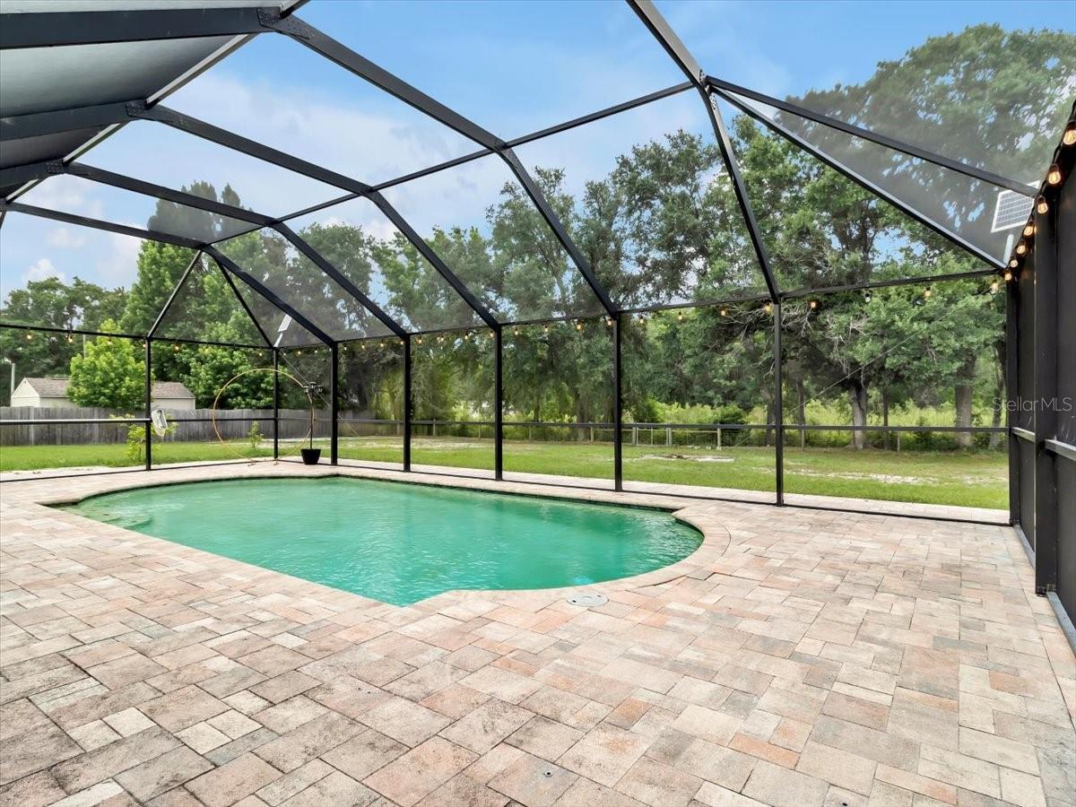 Listing photo id 46 for 25555 Oaks Boulevard