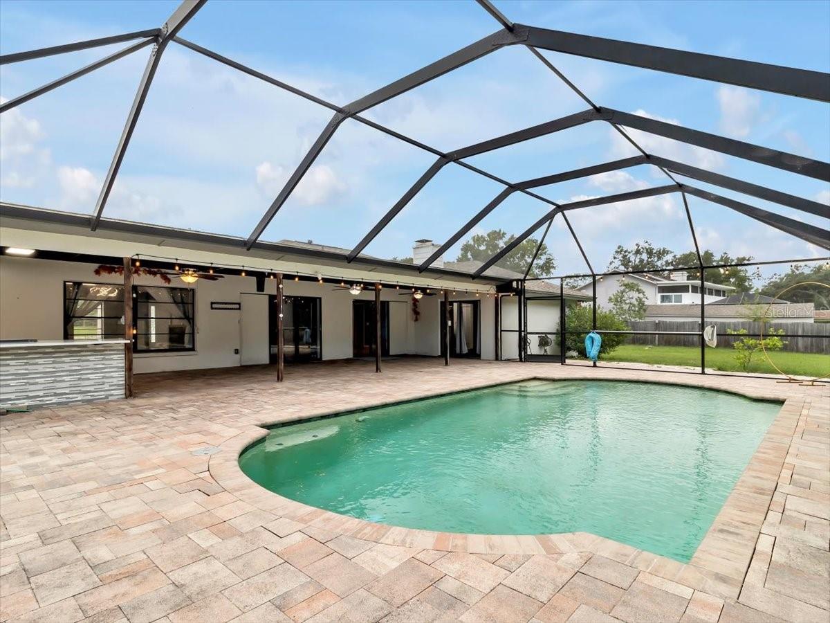 Listing photo id 48 for 25555 Oaks Boulevard