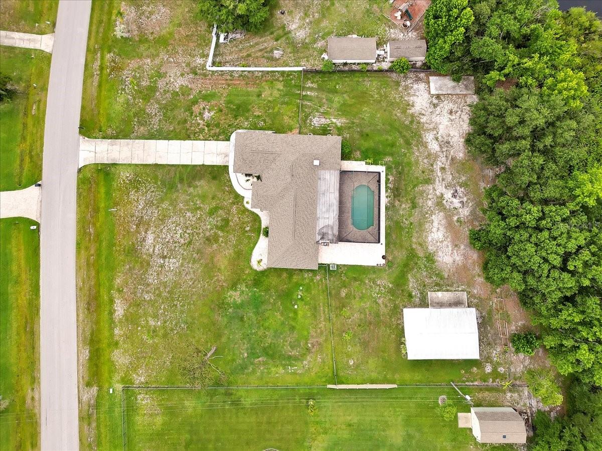 Listing photo id 51 for 25555 Oaks Boulevard