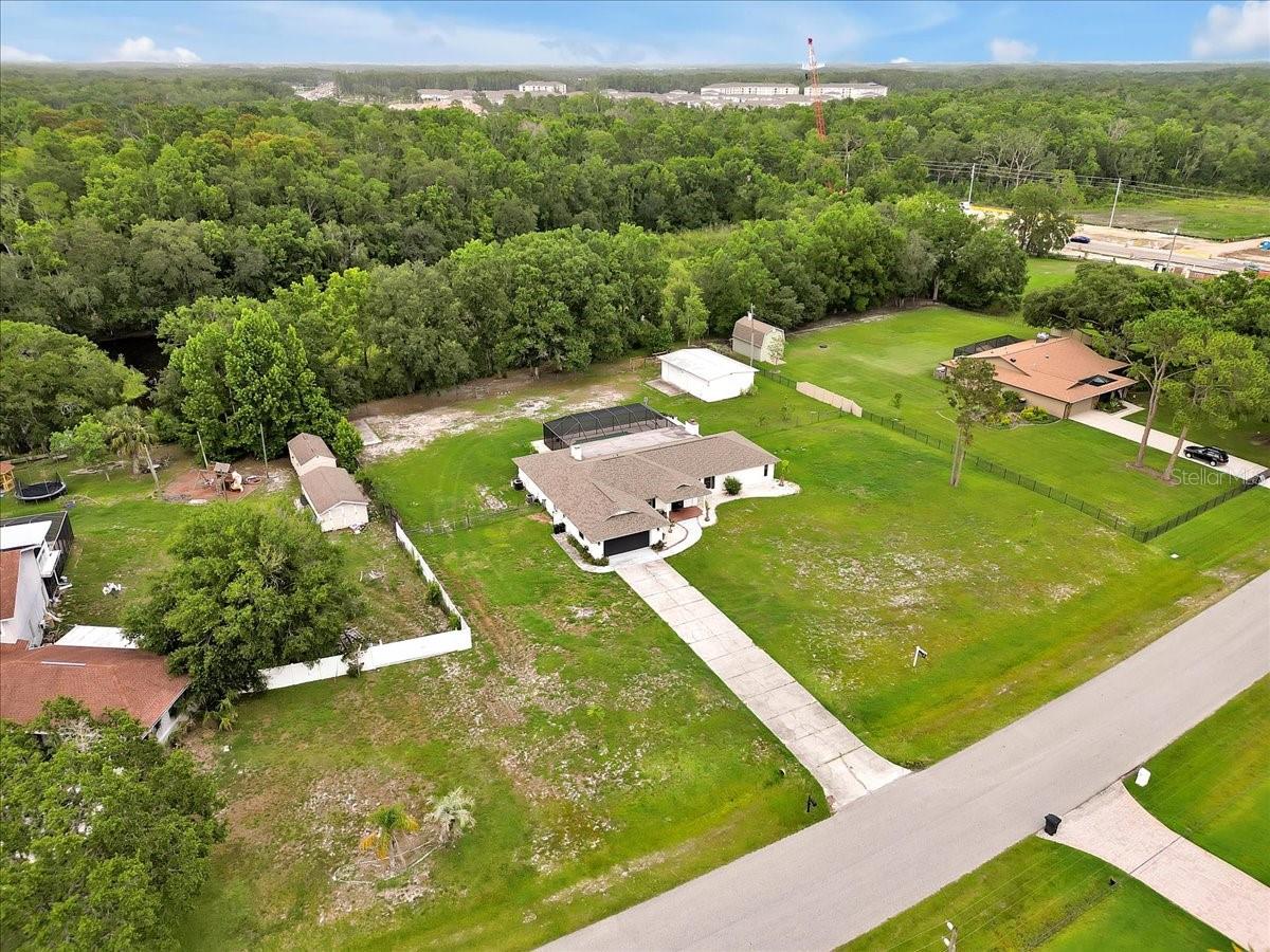 Listing photo id 52 for 25555 Oaks Boulevard