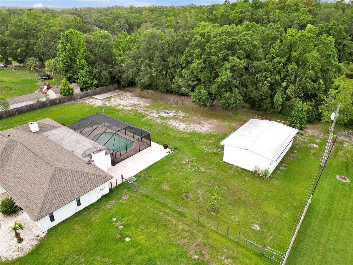 Listing photo id 54 for 25555 Oaks Boulevard