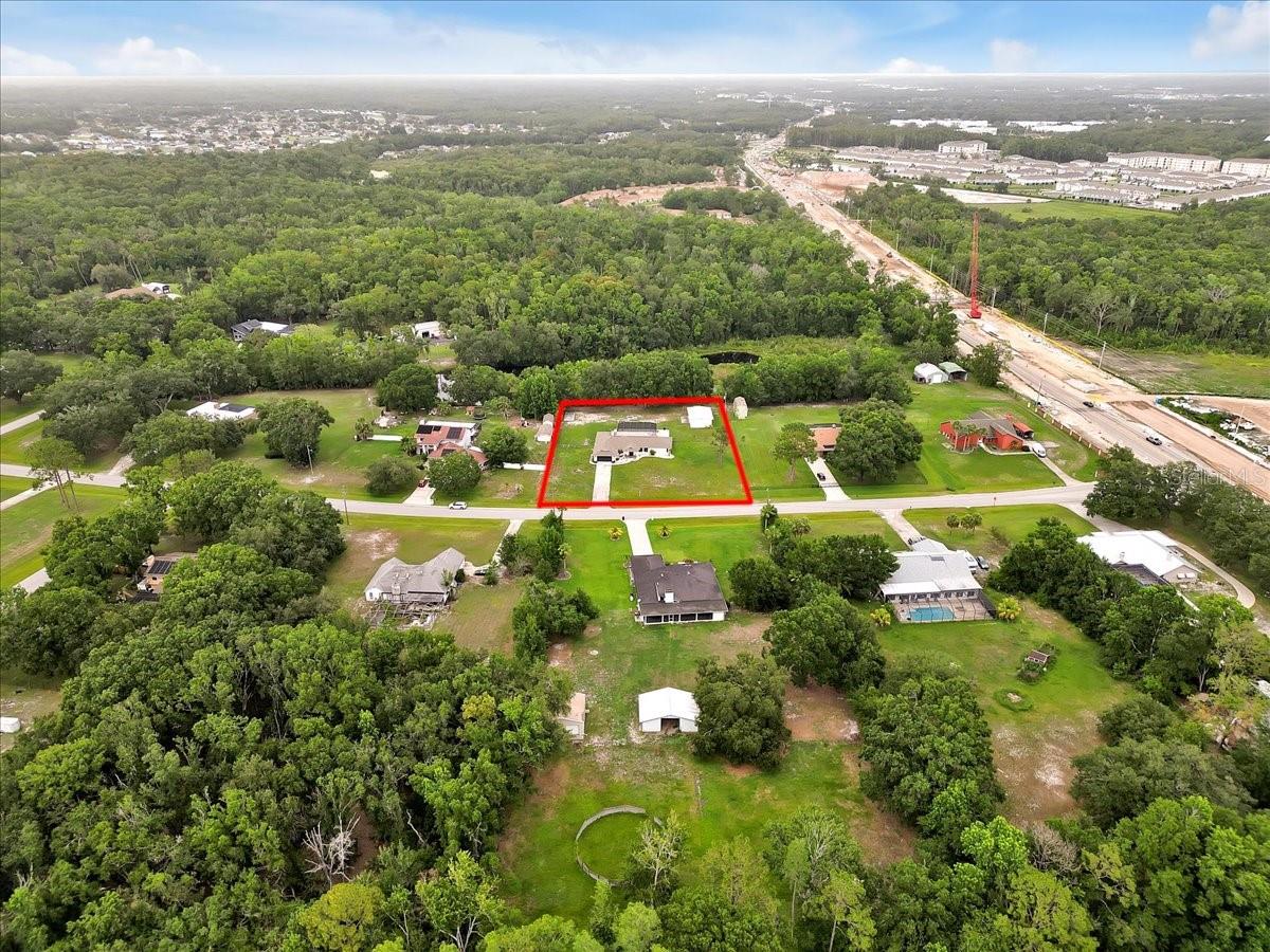 Listing photo id 55 for 25555 Oaks Boulevard