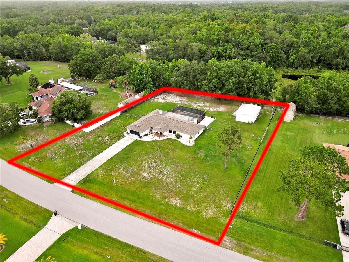 Listing photo id 57 for 25555 Oaks Boulevard