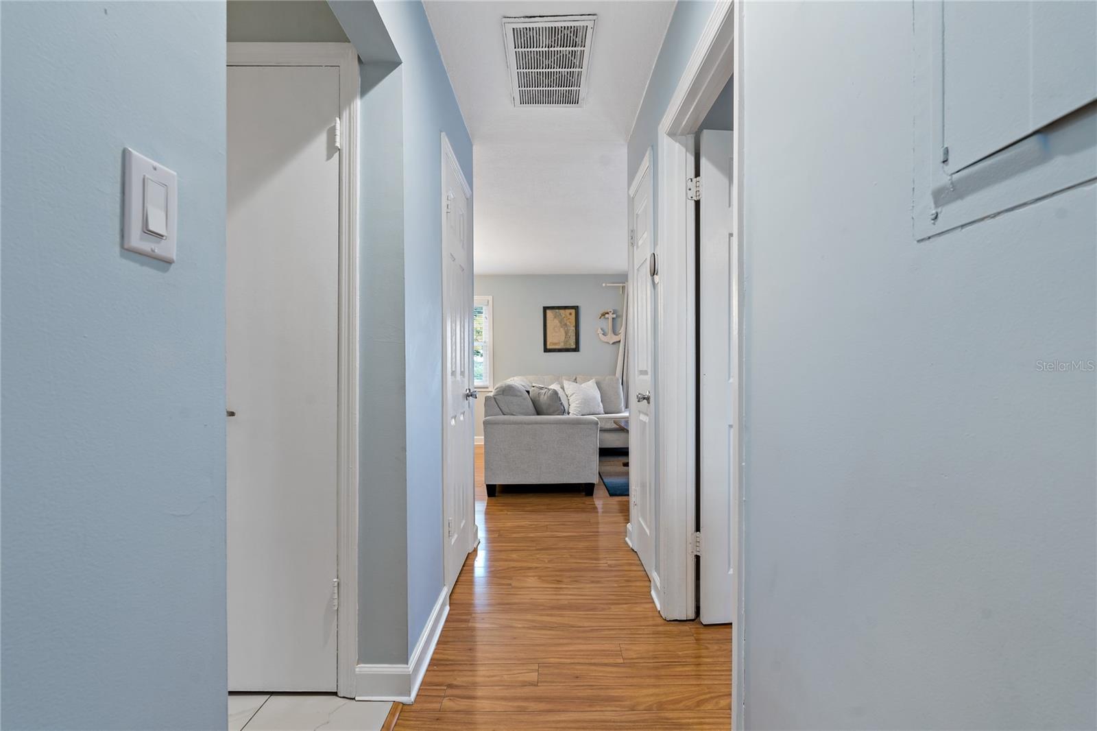 Image 12 of 45 For 101 Pompano Drive Se C