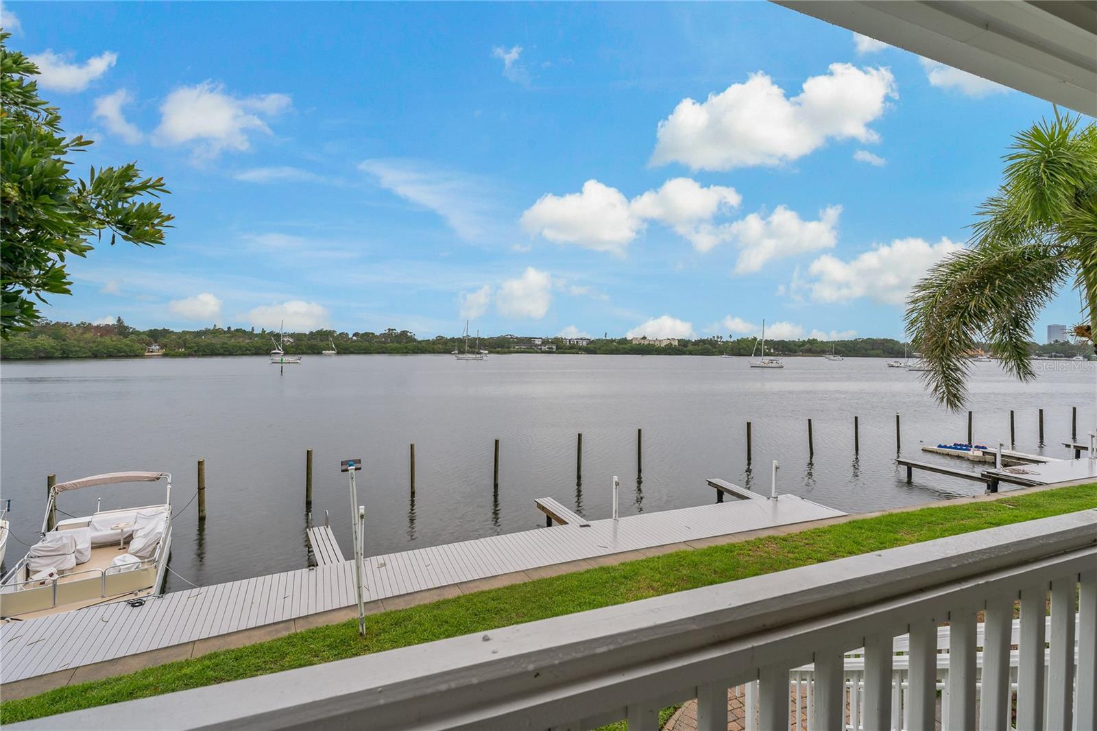 Image 2 of 45 For 101 Pompano Drive Se C