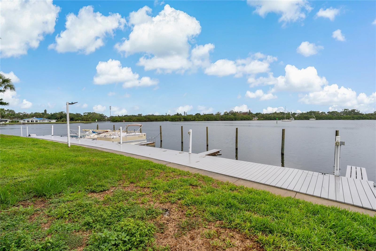 Image 24 of 45 For 101 Pompano Drive Se C