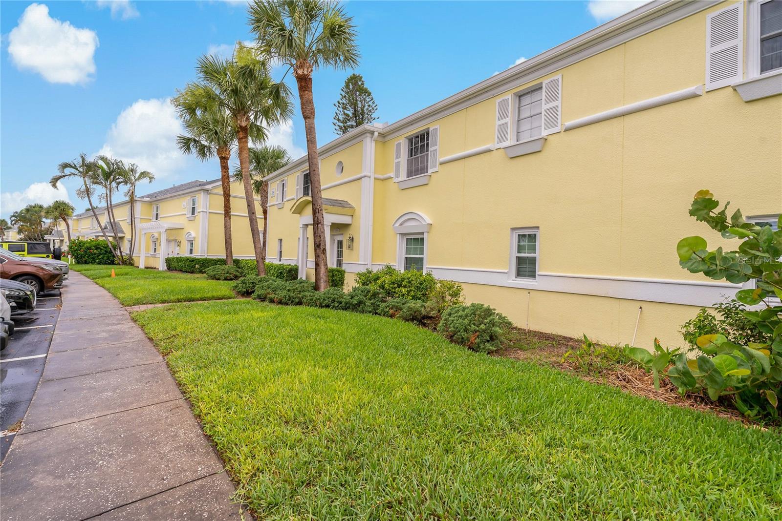 Image 27 of 45 For 101 Pompano Drive Se C