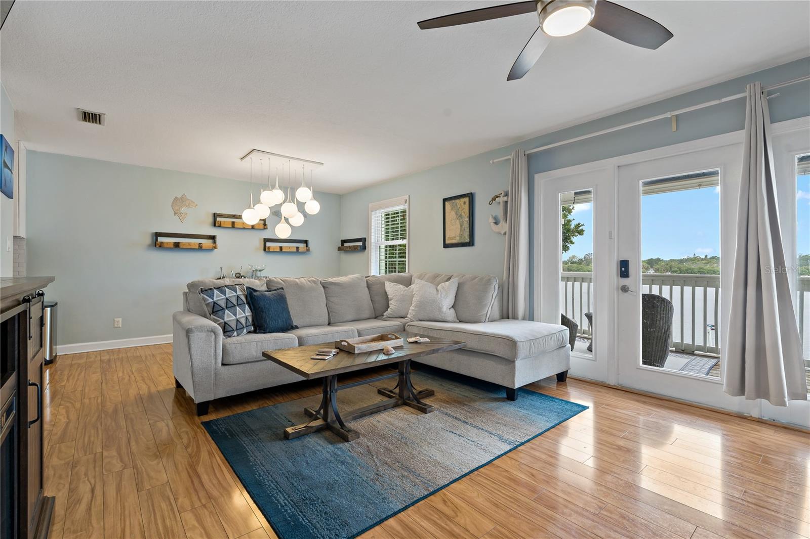 Image 3 of 45 For 101 Pompano Drive Se C