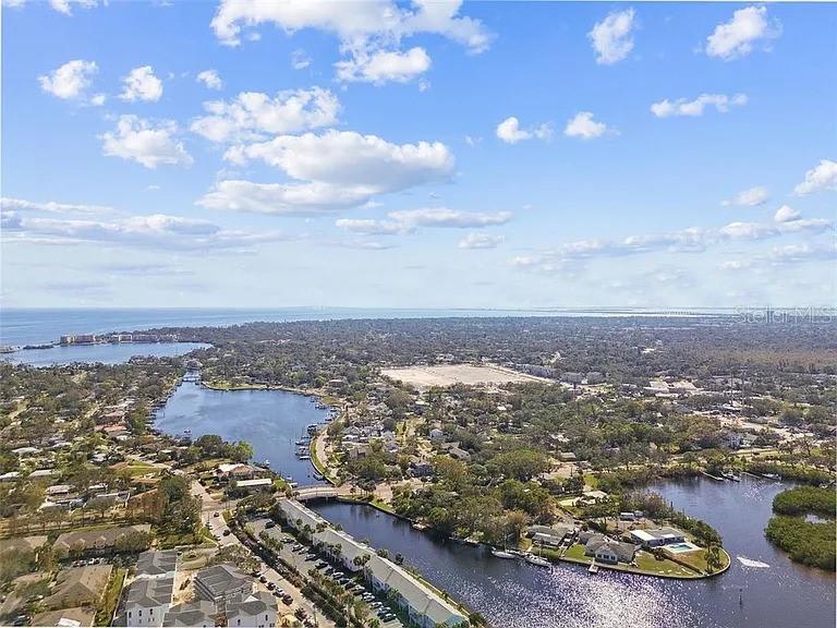 Image 32 of 45 For 101 Pompano Drive Se C