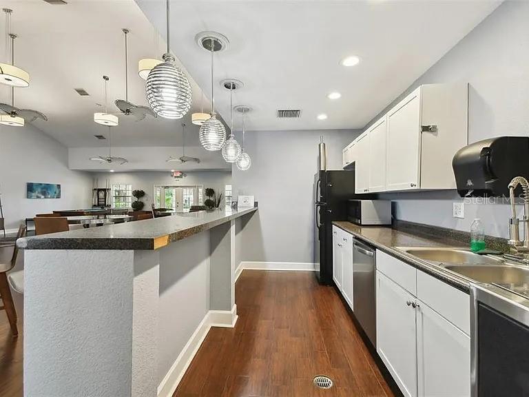 Image 41 of 45 For 101 Pompano Drive Se C