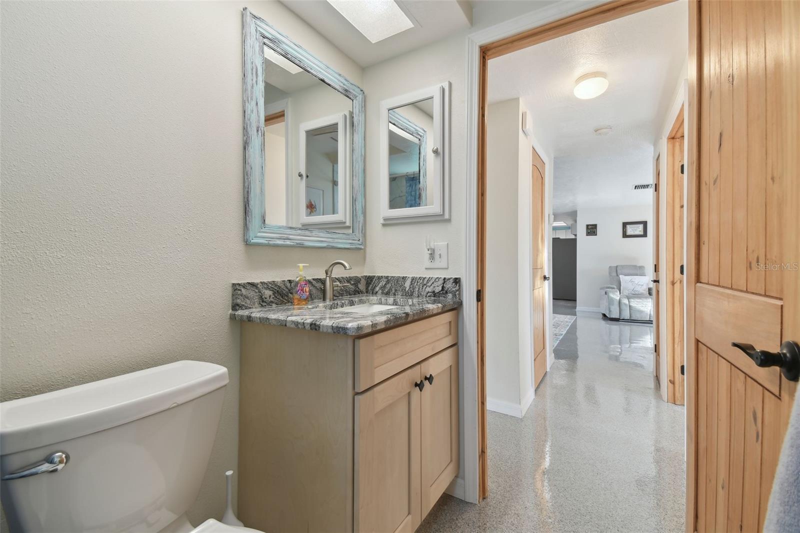 Image 20 of 39 For 13323 Susan Drive