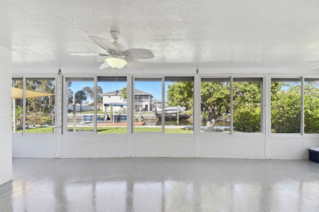 Image 24 of 39 For 13323 Susan Drive