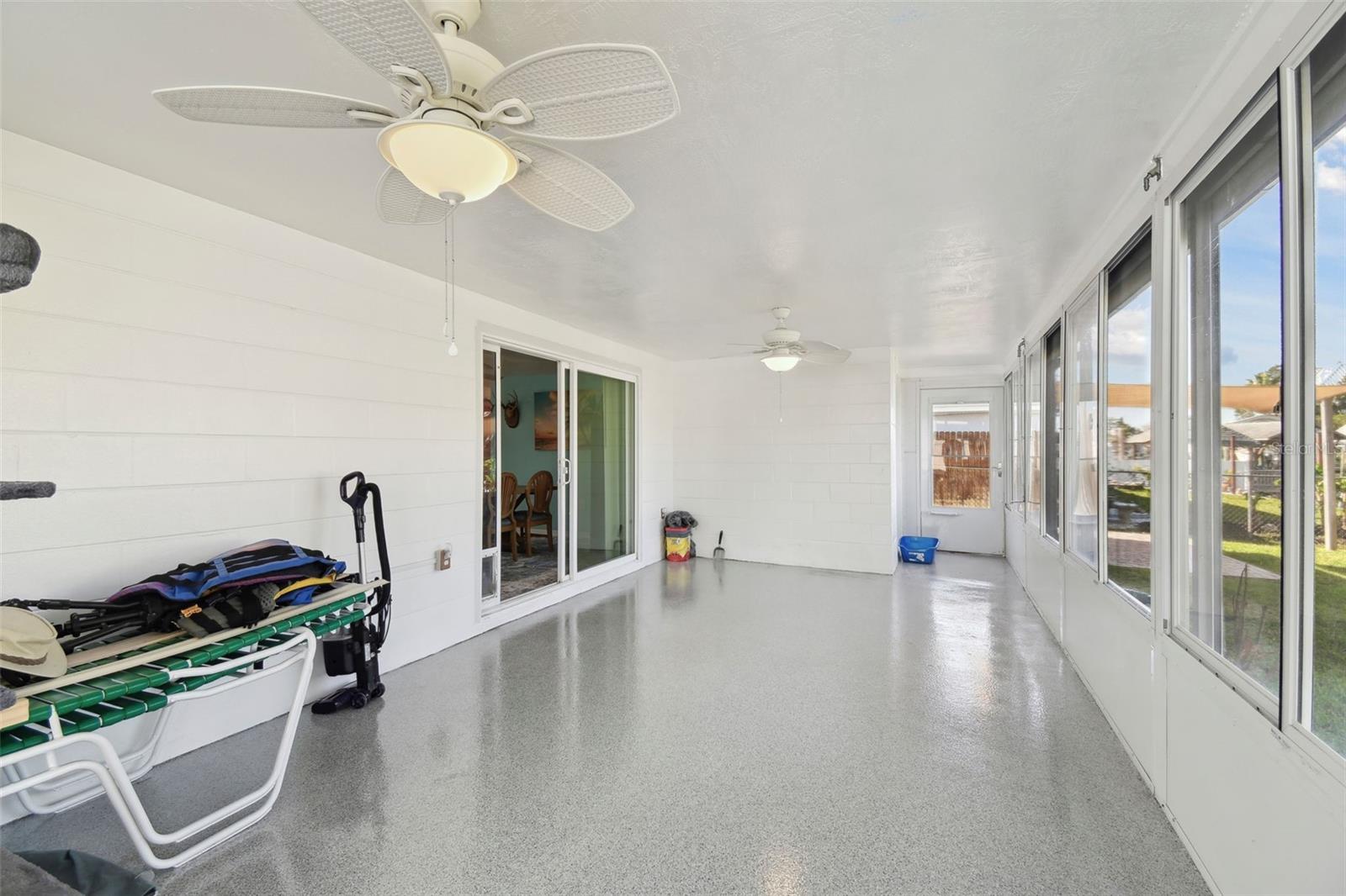 Image 25 of 39 For 13323 Susan Drive