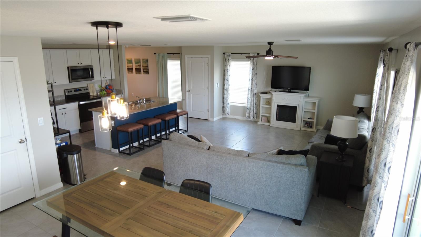 Image 9 of 46 For 16728 Kingman Reef Street