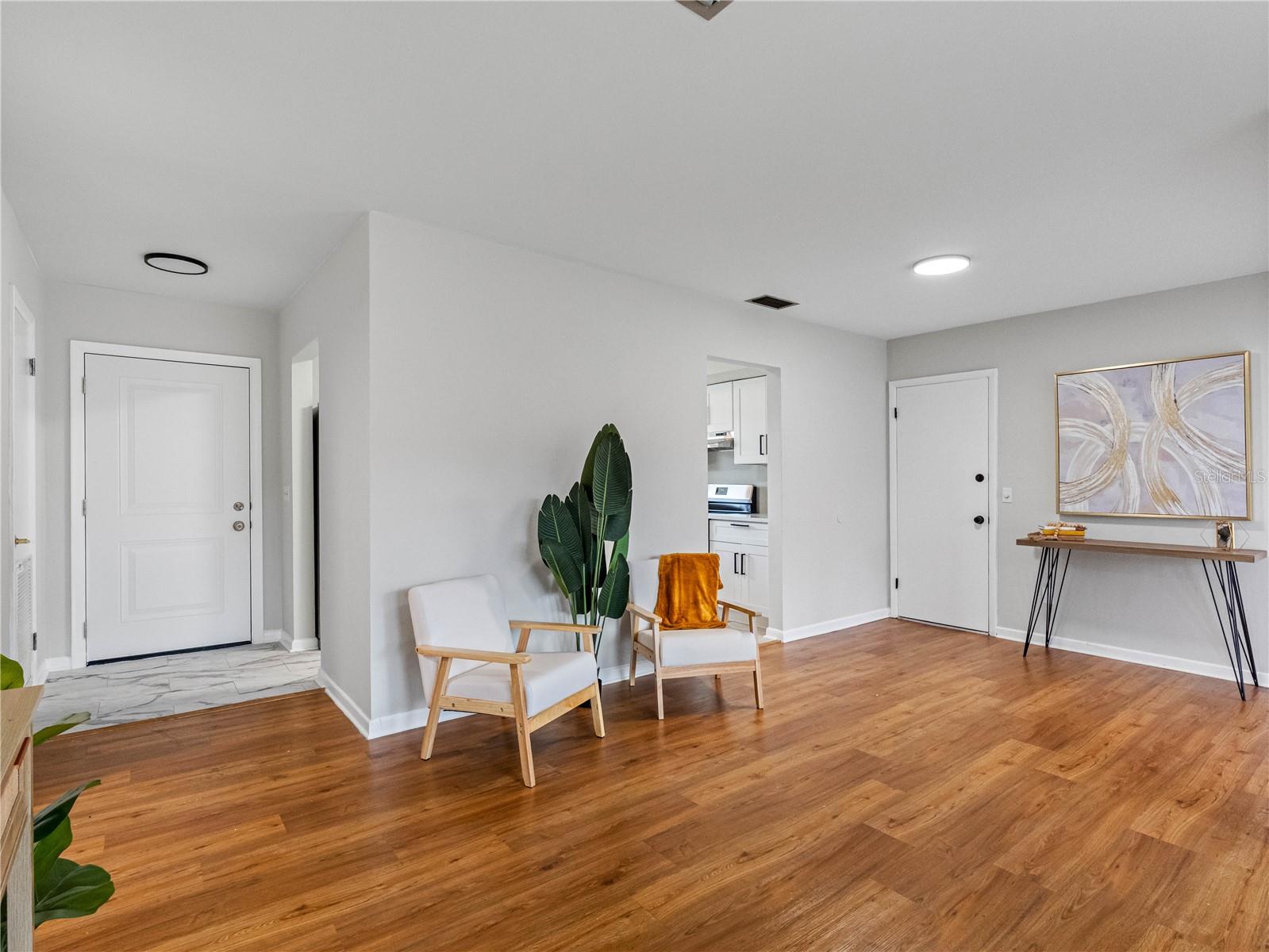 Image 4 of 33 For 2432 Keene Park Drive