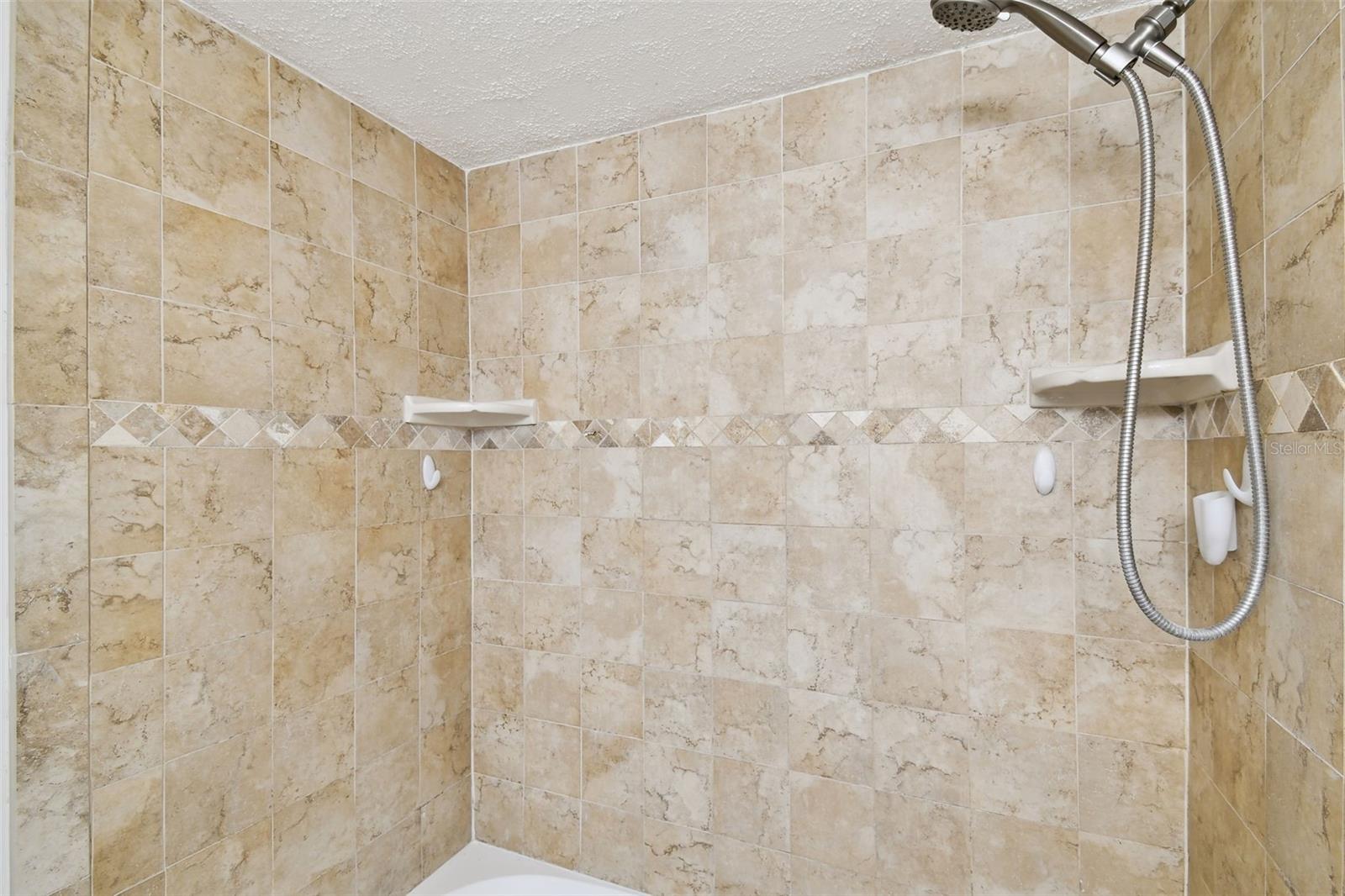 Image 18 of 36 For 4506 La Capri Court