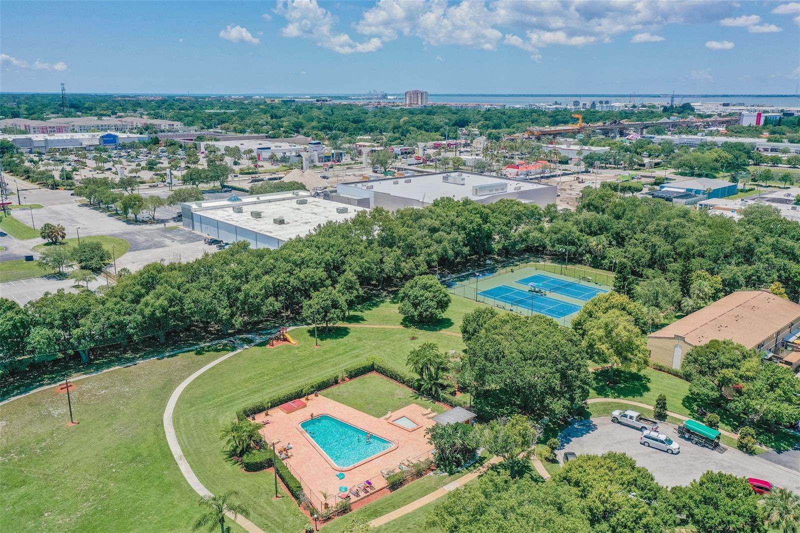Image 28 of 36 For 4506 La Capri Court