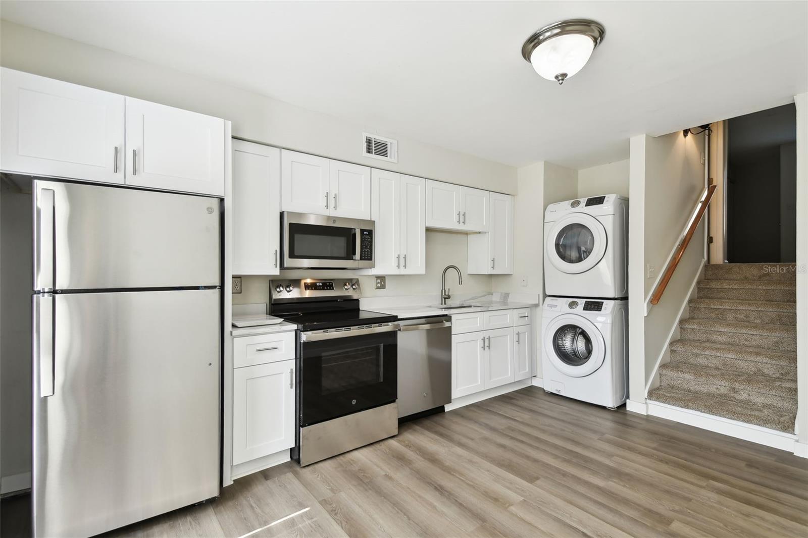 Image 4 of 36 For 4506 La Capri Court