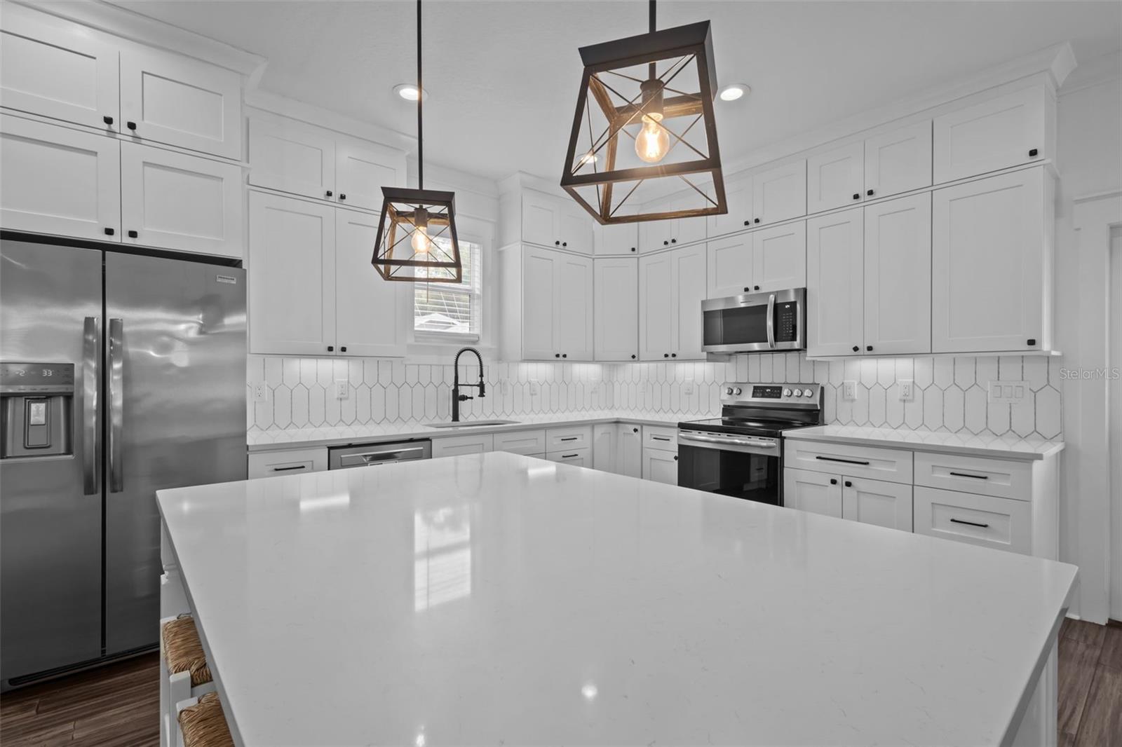Image 11 of 58 For 502 Robles Street