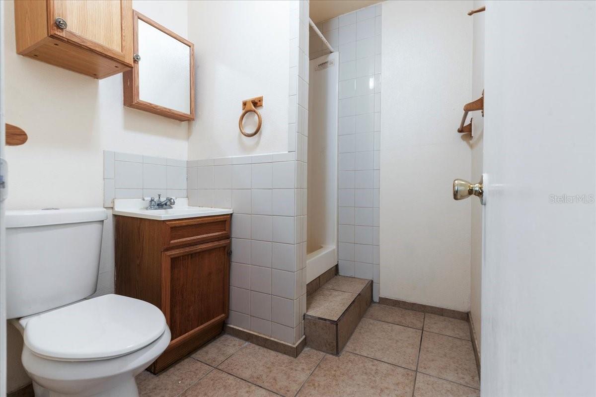 Image 10 of 24 For 9927 Woodridge Court