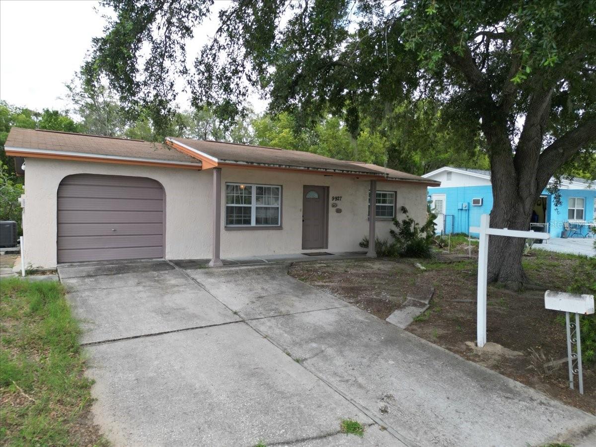 Image 3 of 24 For 9927 Woodridge Court